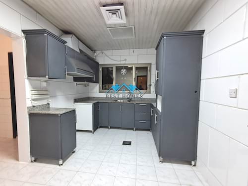 Nice & Modern 4 Bedroom Ground Floor Apartment with Two Entrances in Surra