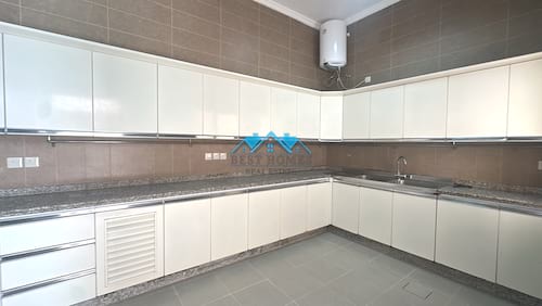 Luxury 6 Bedroom Renovated Villa with Garden in Nuzha