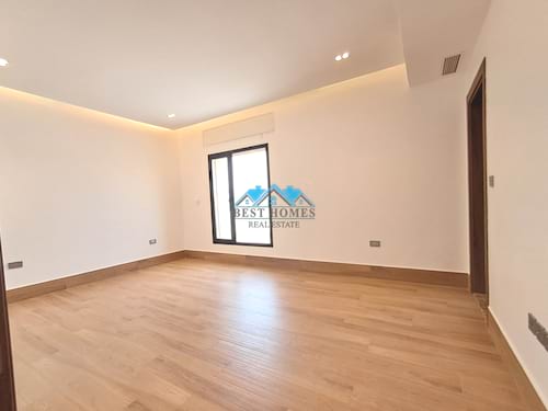 Modern Style 6 Bedrooms Floor in Sadeeq
