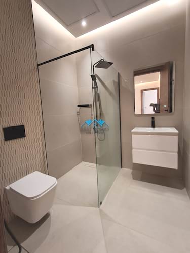Modern Style 6 Bedrooms Floor in Sadeeq