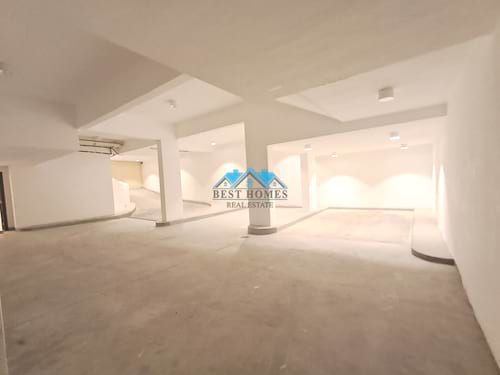 Five Master Bedrooms Villa with Indoor Pool in Funaitees Area