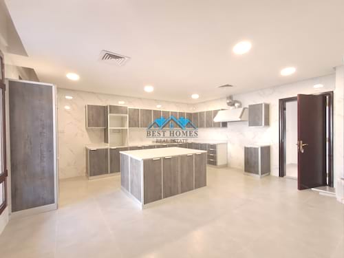 Five Master Bedrooms Villa with Indoor Pool in Funaitees Area