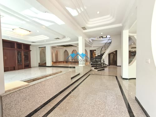 Modern Style 6 Bedrooms Luxury Villa in Salwa