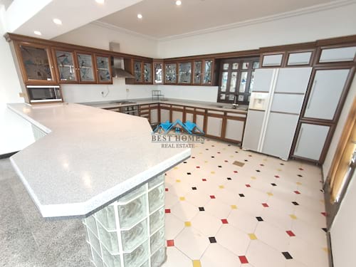 Modern Style 6 Bedrooms Luxury Villa in Salwa