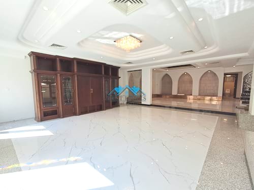 Modern Style 6 Bedrooms Luxury Villa in Salwa
