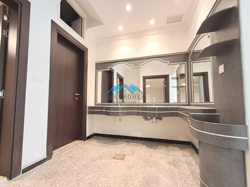 Modern Style 6 Bedrooms Luxury Villa in Salwa
