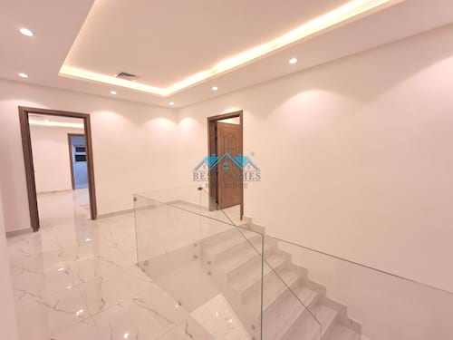 4 Master Bedrooms Duplex in Qortuba