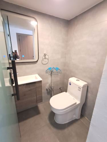 Modern 4 Bedrooms Apartment with Yard and Private Entrance in Rawda