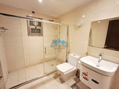 Nice and Spacious Four Bedrooms Floor in Bayan
