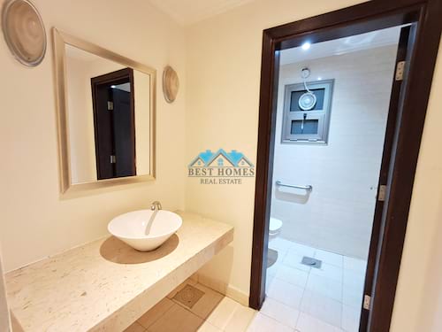 Nice and Spacious Four Bedrooms Floor in Bayan