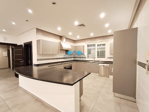 Nice and Spacious 3 Master Bedrooms Floor in West Mishref