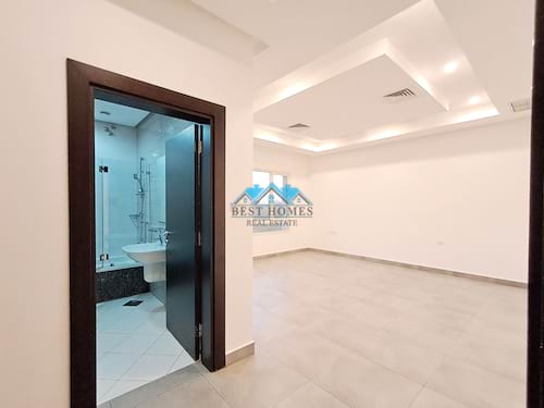 Nice and Spacious 3 Master Bedrooms Floor in West Mishref