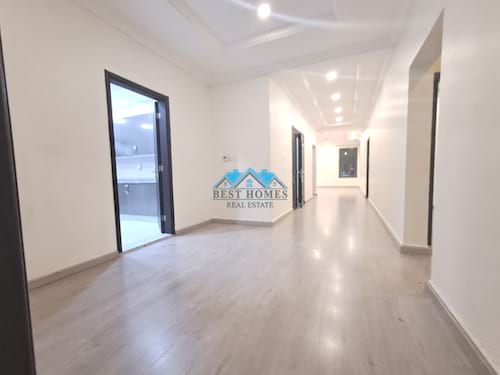 4 Bedrooms Floor Apartment with Balcony in Shuhada