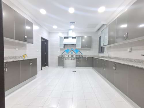 4 Bedrooms Floor Apartment with Balcony in Shuhada
