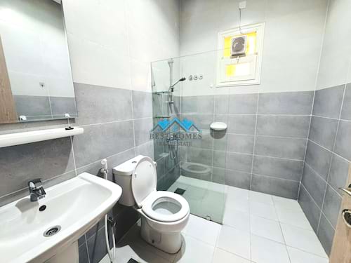 Four-Bedrooms Floor Apartment with Balcony in Mishref