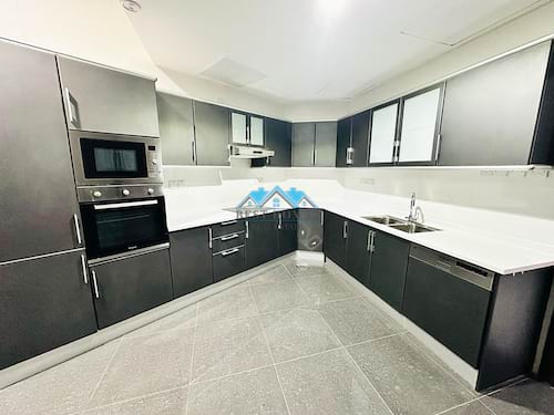 3 Master Bedrooms Seaview Apartment in Salmiya 
