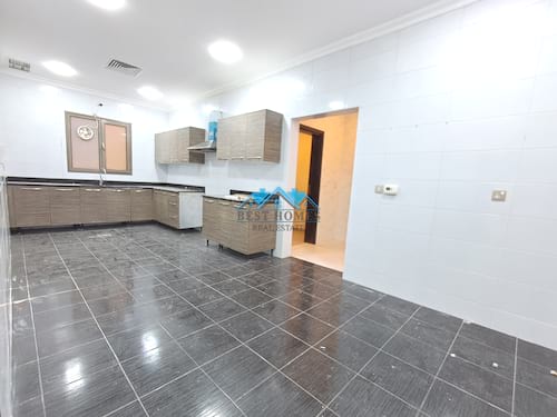 Modern 4 Master Bedrooms Floor in Hateen
