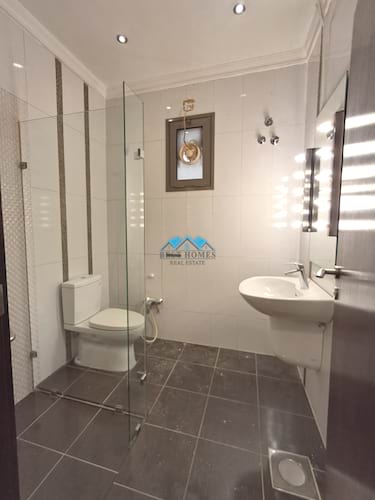 Modern 4 Master Bedrooms Floor in Hateen