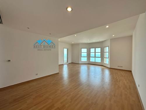 03 Bedroom Spacious Apartment in Shaab Al Bahari