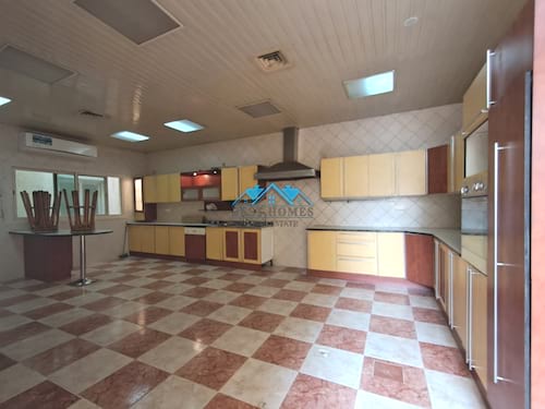 Spacious 8 Bedrooms Villa with Yard in Bayan
