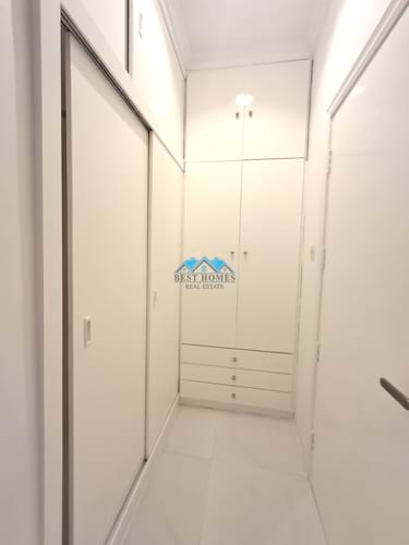 Spacious 6 Bedrooms Floor in Kaifan