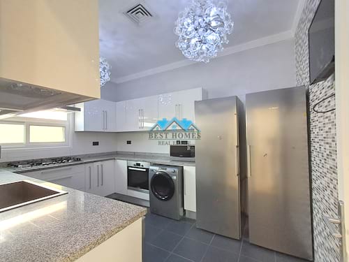 Spacious 3 Bedrooms Floor in Mishref