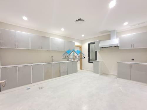 4 Bedroom Ground Floor in Surra