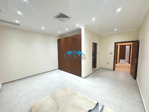 Modern Four Bedrooms Floor Apartment in Mesilla