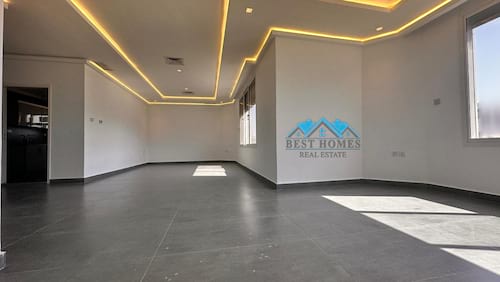 Spacious 4 Bedrooms Floor in Jabriya