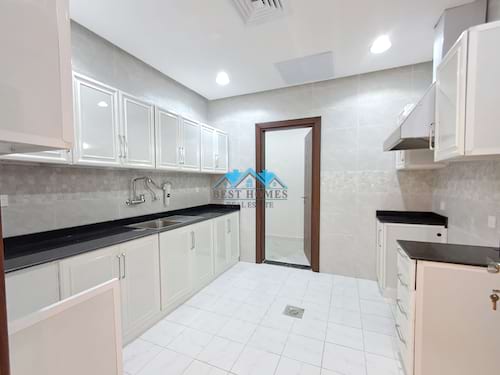 4 Bedrooms Floor in Rumaithiya