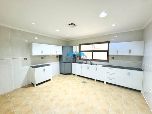 Four Bedrooms Apartment with Balcony in Salwa