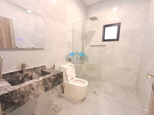 5 Bedrooms Floor Duplex in Abul Hasaniya