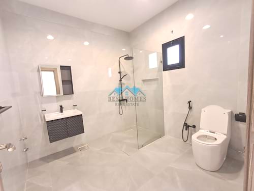 5 Bedrooms Floor Duplex in Abul Hasaniya
