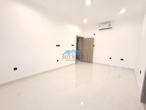 5 Bedrooms Floor Duplex in Abul Hasaniya