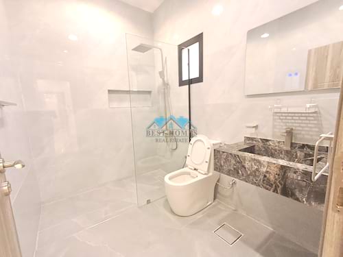 5 Bedrooms Floor Duplex in Abul Hasaniya