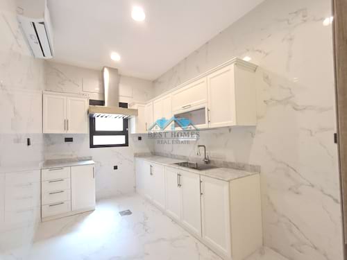5 Bedrooms Floor Duplex in Abul Hasaniya