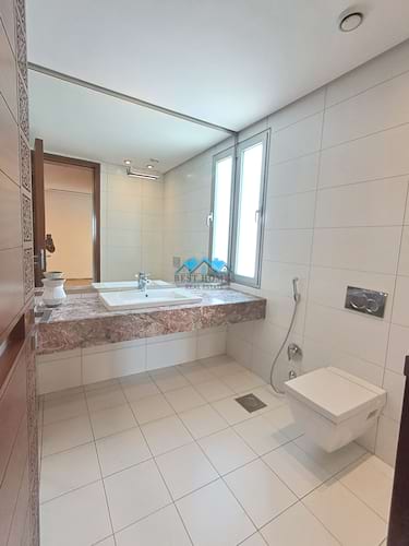 Modern VIP 6 Bedrooms Villa with Swimming Pool in Salwa