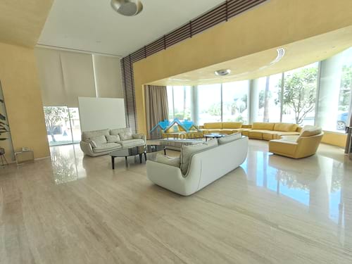 Modern VIP 6 Bedrooms Villa with Swimming Pool in Salwa
