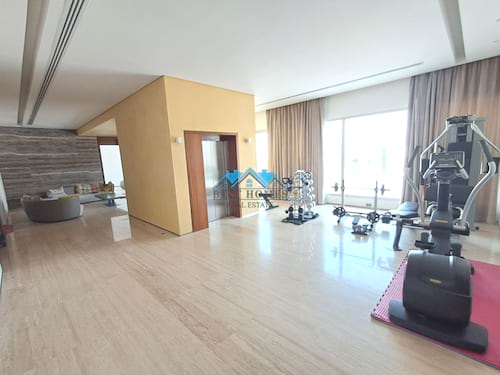 Modern VIP 6 Bedrooms Villa with Swimming Pool in Salwa