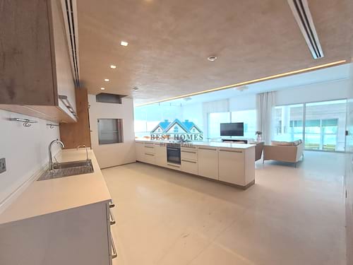 Modern VIP 6 Bedrooms Villa with Swimming Pool in Salwa