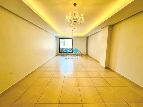 Three-Bedrooms Apartment with Balcony in Salwa