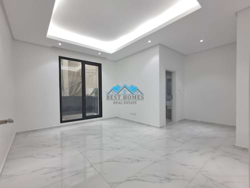 5 Bedrooms Modern Style Floor in Sadeeq
