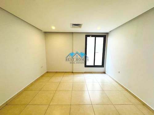 Three-Bedrooms Apartment with Balcony in Salwa