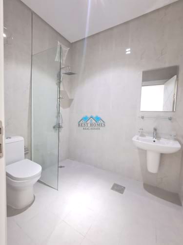 5 Bedrooms Modern Style Floor in Sadeeq
