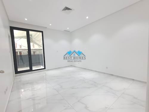 5 Bedrooms Modern Style Floor in Sadeeq