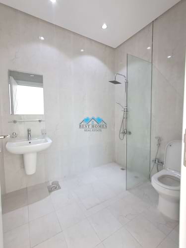 5 Bedrooms Modern Style Floor in Sadeeq