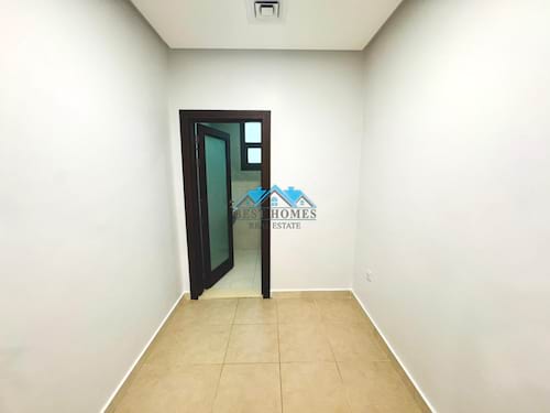 Three-Bedrooms Apartment with Balcony in Salwa