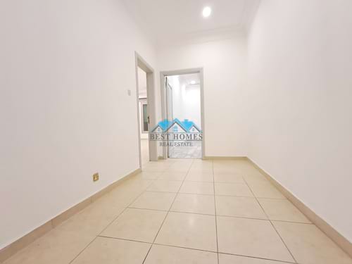 Nice and Very Spacious Six Bedrooms Villa in Surra