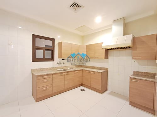 4 Bedrooms Apartment for Rent in Rumaithiya