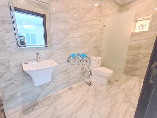 Spacious 6 Bedroom Duplex with Basement and Private Entrances in Shuhadah
